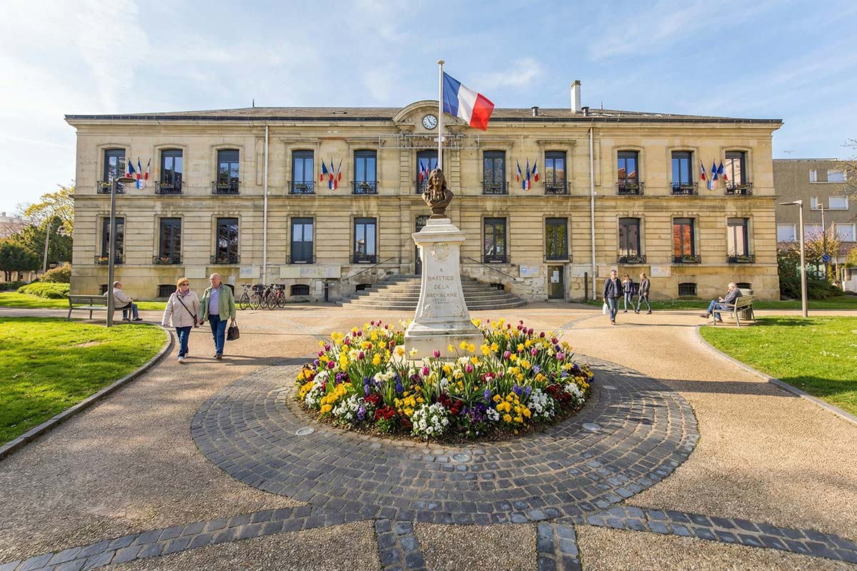 Antiquaire à Houilles