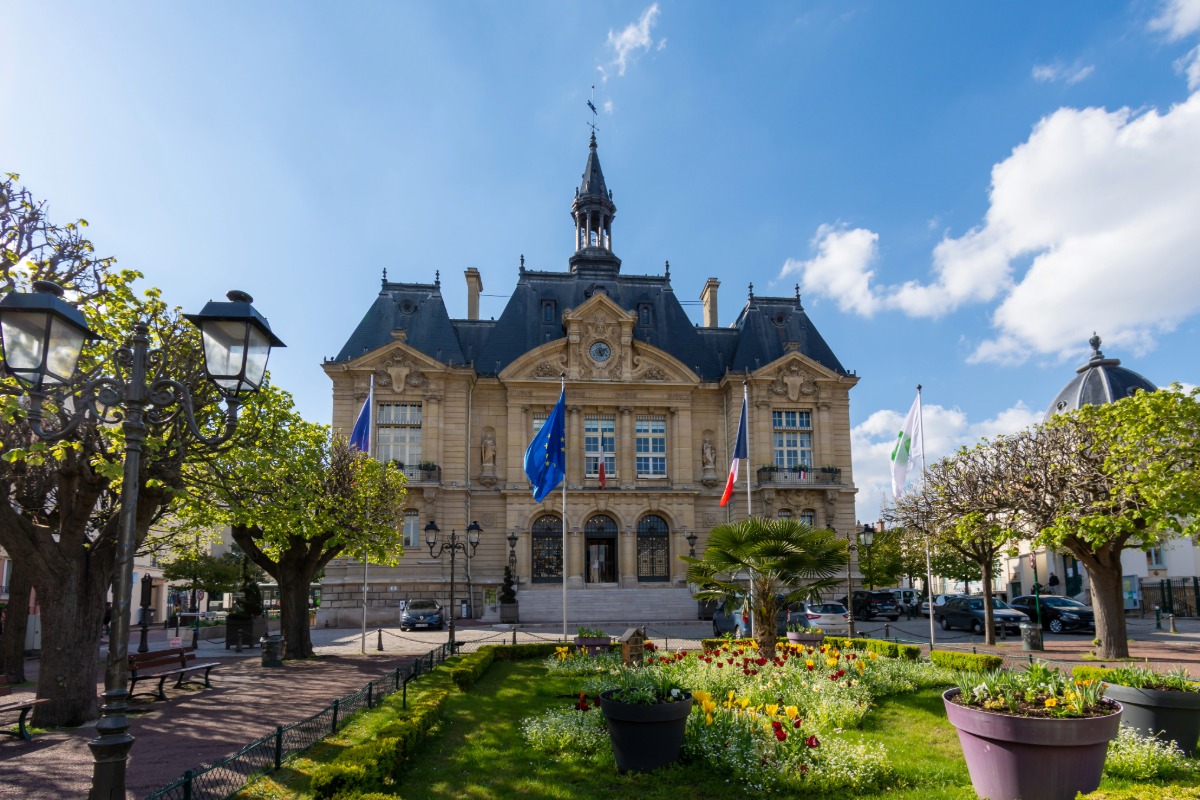 Antiquaire à Suresnes